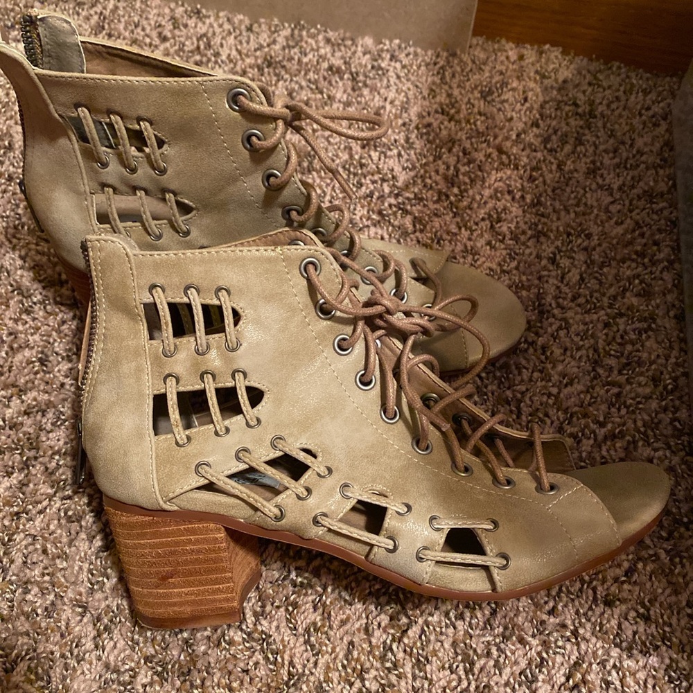 Very G women’s heels.